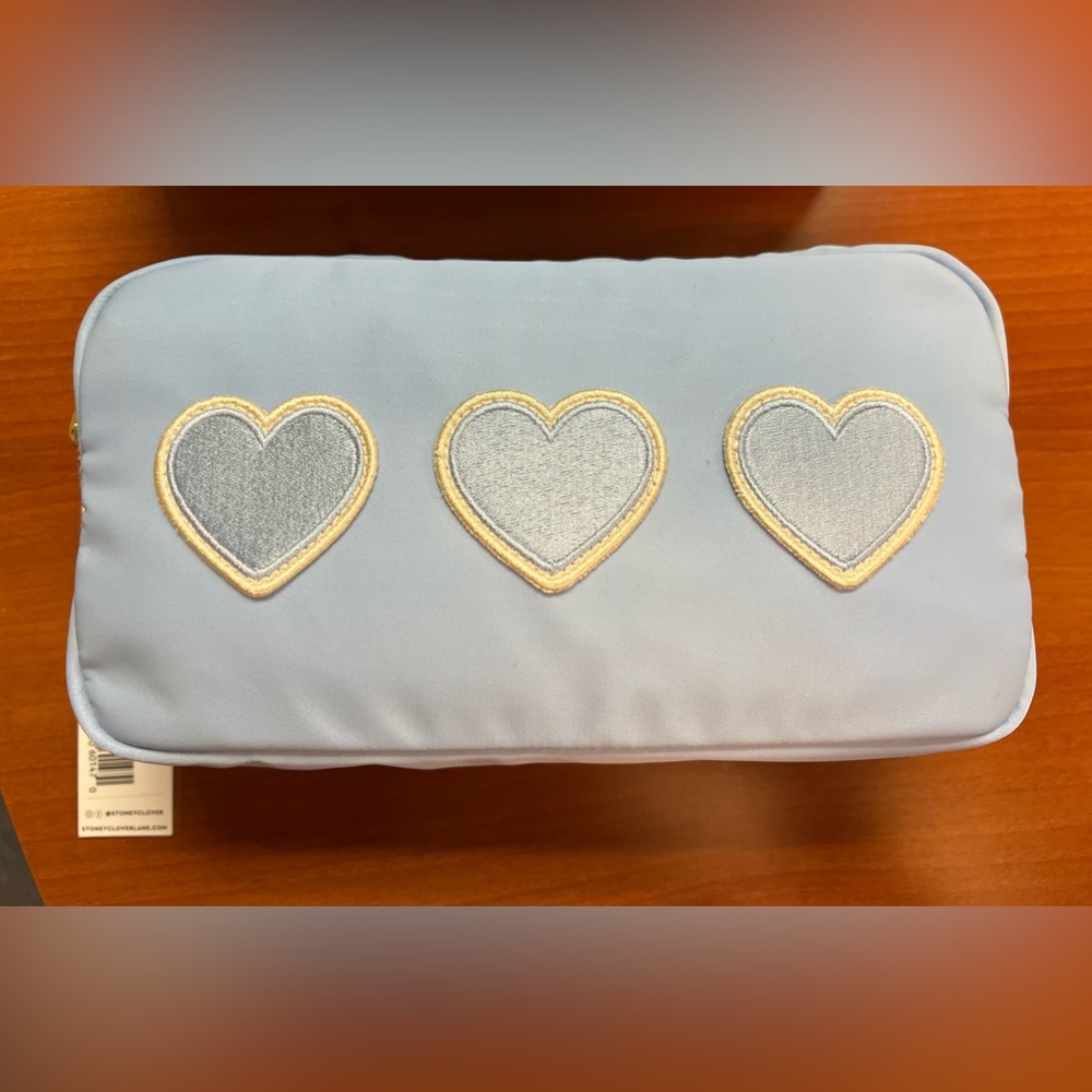 Stoney Clover Periwinkle Small with Heart Patches - Picture 1 of 2